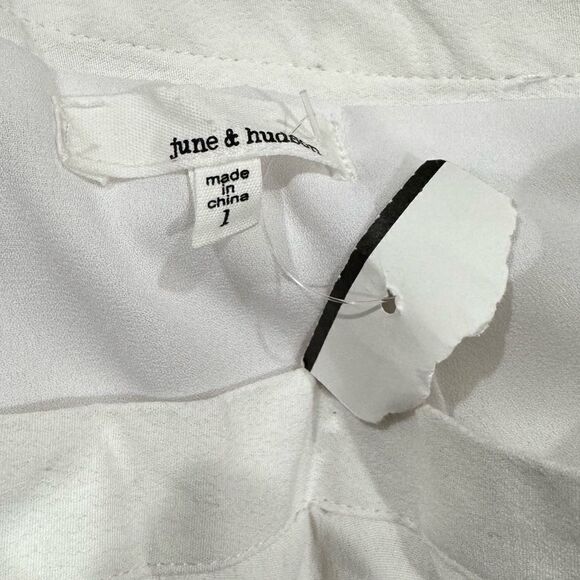 NEW June and Hudson Button Wide Leg White Lightweight Pants Women’s Large - Picture 4 of 5